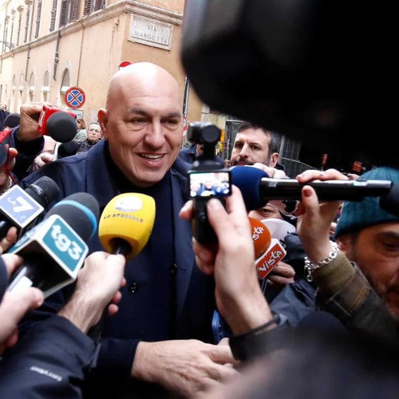 Dai falsi Crosetto e Tria ai 36 milioni: le truffe ai potenti