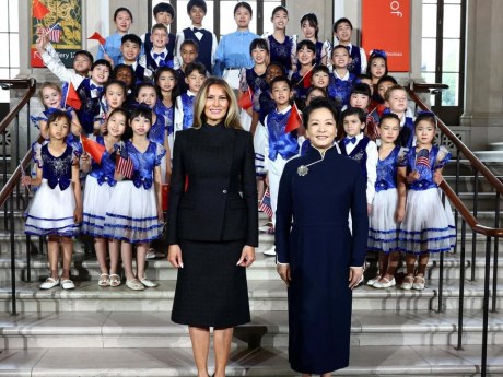 Melania Trump ricorda l’infanzia in Slovenia: «Non mi è mai mancato nulla»