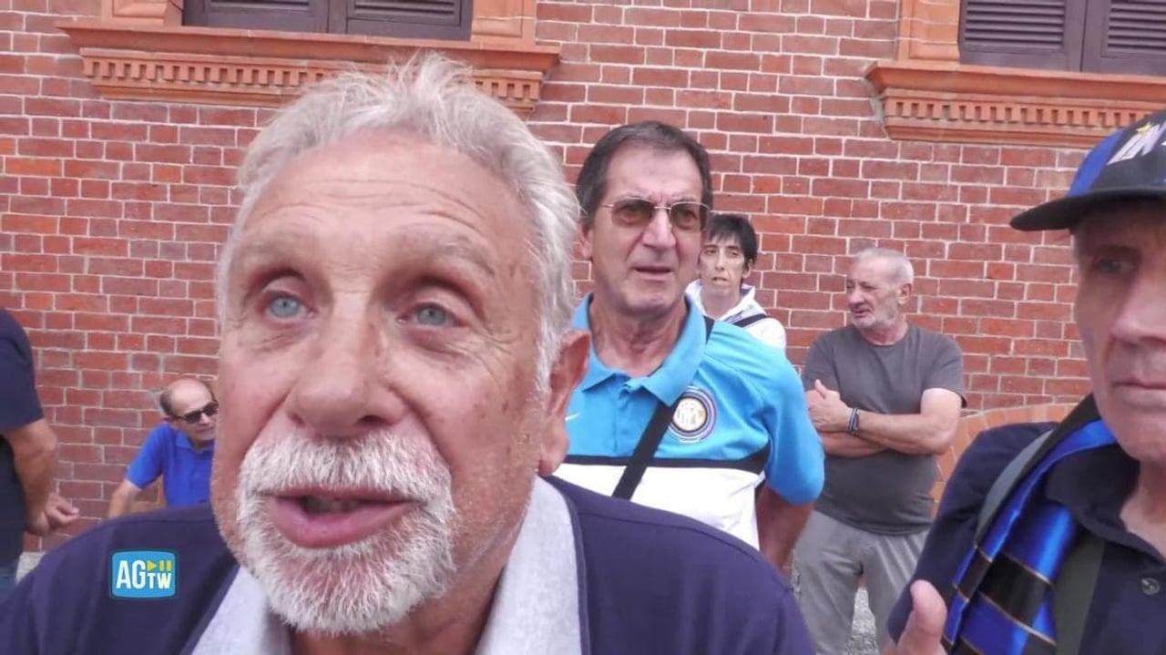 Funerali Mazzola, l’ultimo saluto tra cori, fumogeni e commozione